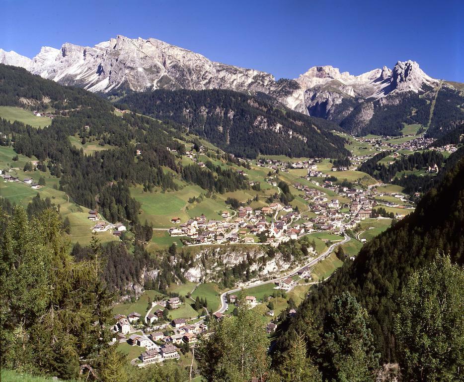 Garni Le Chalet Santa Cristina Val Gardena Exterior photo