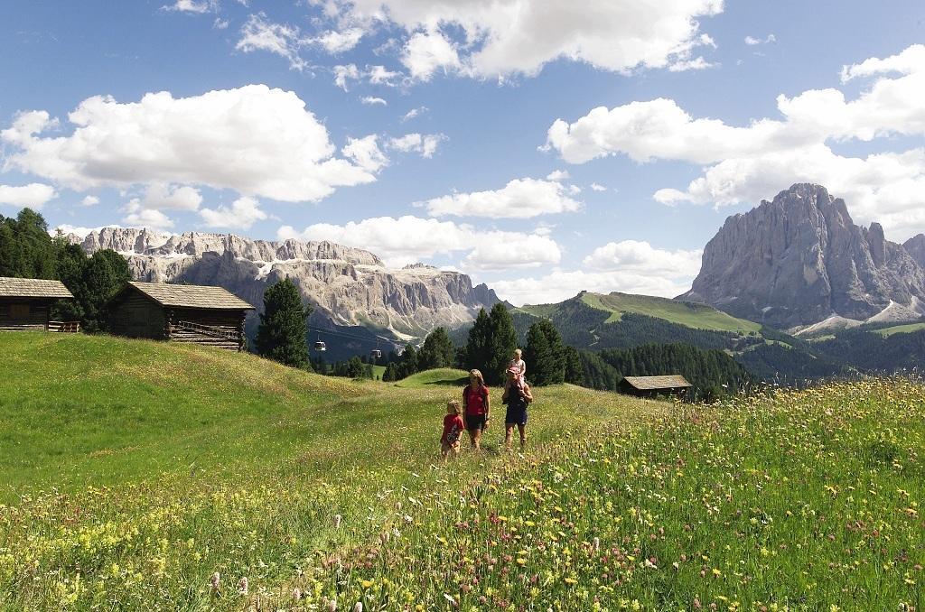 Garni Le Chalet Santa Cristina Val Gardena Exterior photo