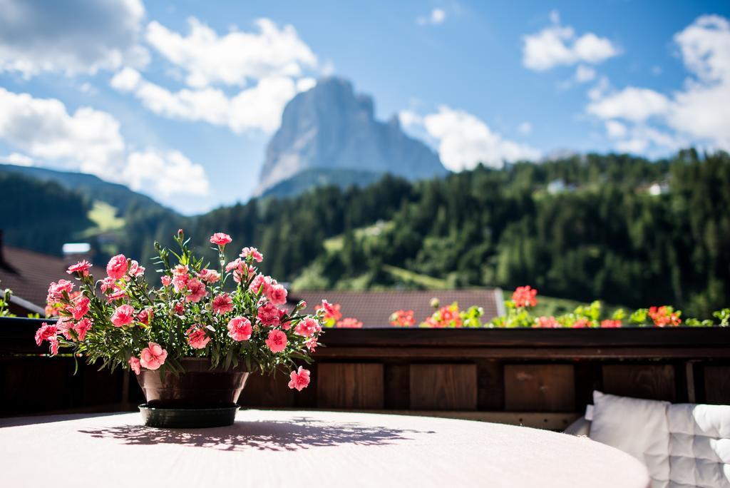Garni Le Chalet Santa Cristina Val Gardena Exterior photo